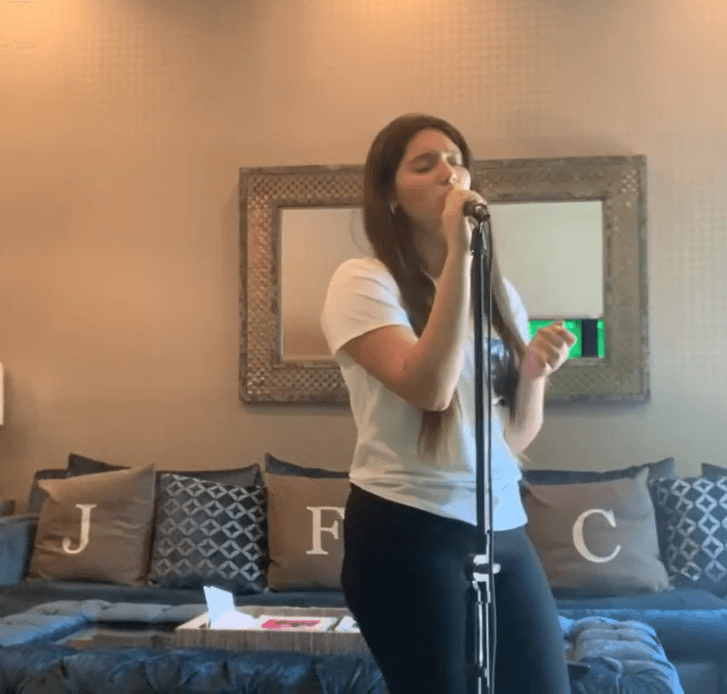 <b>Frida Sofía Guzmán Muñoz</b> es la nieta de 'El Chapo' Guzmán, y ha causado sensación en las redes sociales durante los últimos días por su voz.