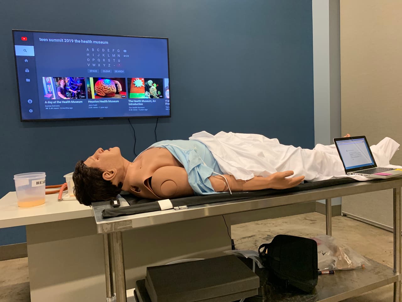 Estudiantes de preparatoria tendrán la oportunidad de aprender a buscar soluciones reales para los desafíos que enfrenta la salud ambiental durante la cumbre Faces of Innovation: Global Teen Medical Summit del 8 al 12 de julio a celebrarse en el Museo de la Salud de Houston.