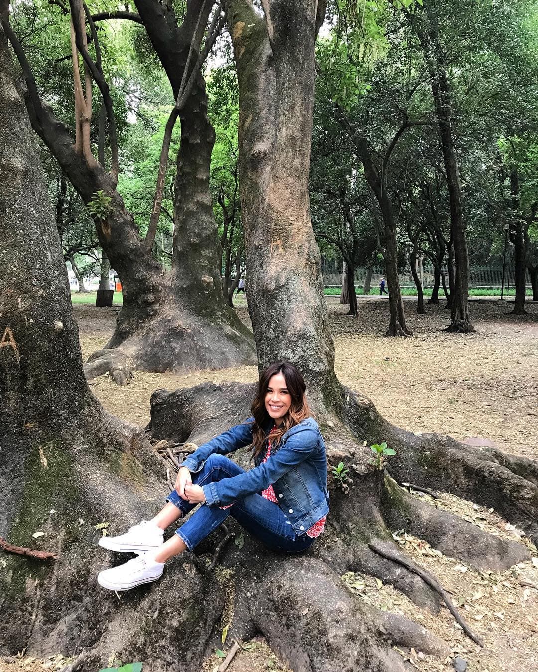 Esta prenda que destacó en la década de los noventas no tiene reglas, bien la puedes usar para salir al bosque como para ir a la oficina.