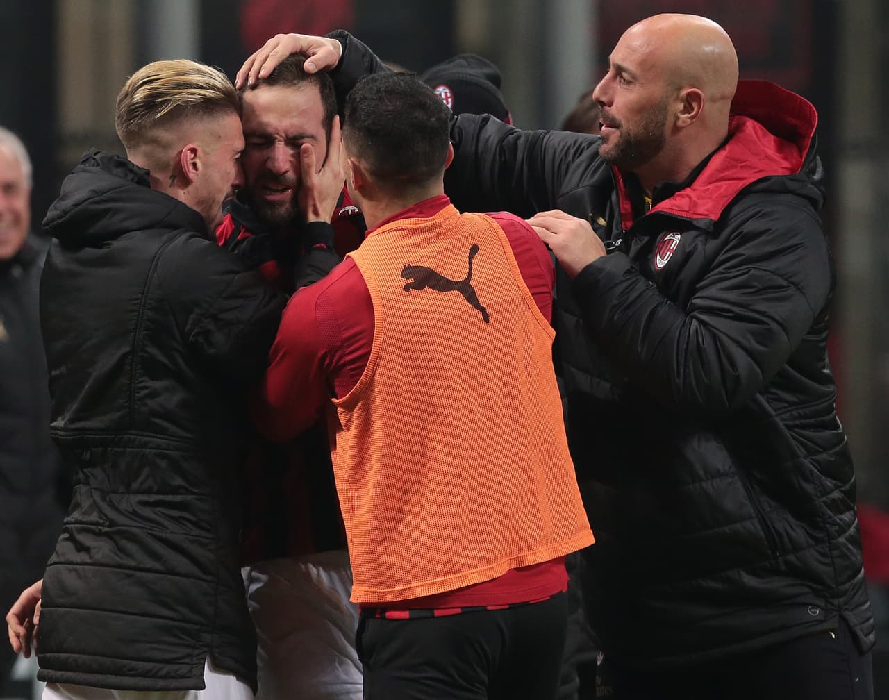 Se rumora que Higuaín saldría al Chelsea para unirse al técnico Maurizio Sarri, que lo tuvo en Napoli en el pasado con mucho éxito.