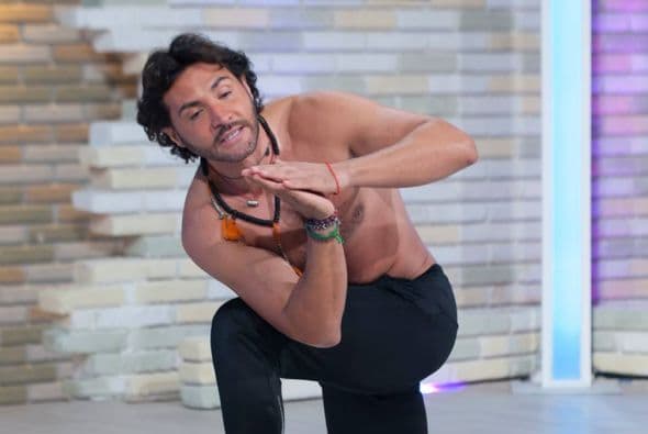 Y como todas las mañanas, el guapo Alejandro Maldonado te ayuda a ponerte en estado 'zen' y mantenerte saludable.