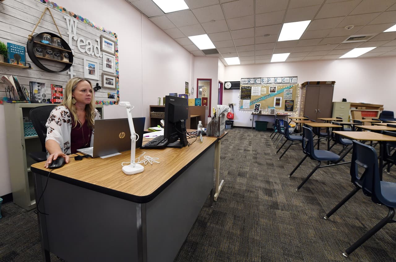 De acuerdo con el distrito escolar de Miami-Dade, “K12 mantiene su compromiso de realizar una serie de mejoras en la plataforma esta semana”.
<br>