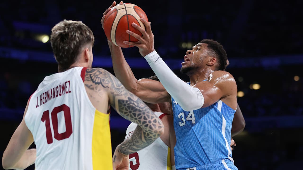 España derrota a la Grecia de Giannis que queda sin opciones en Paris 2024