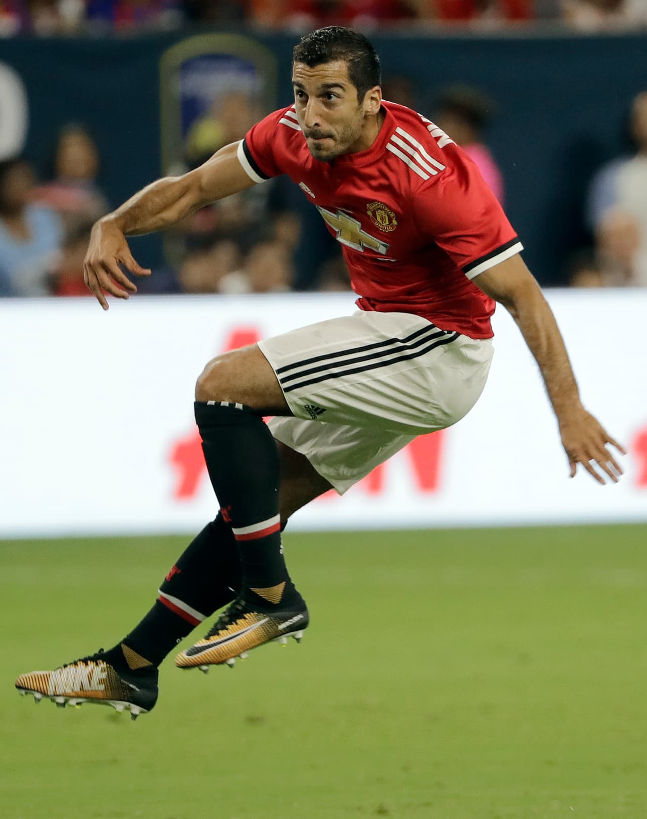 <b>Mediocampista: </b>Henrikh Mkhitaryan (Manchester United / Armenia)