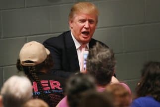 Veteranos nombrados como partidarios de Donald Trump dicen que no fueron consultados