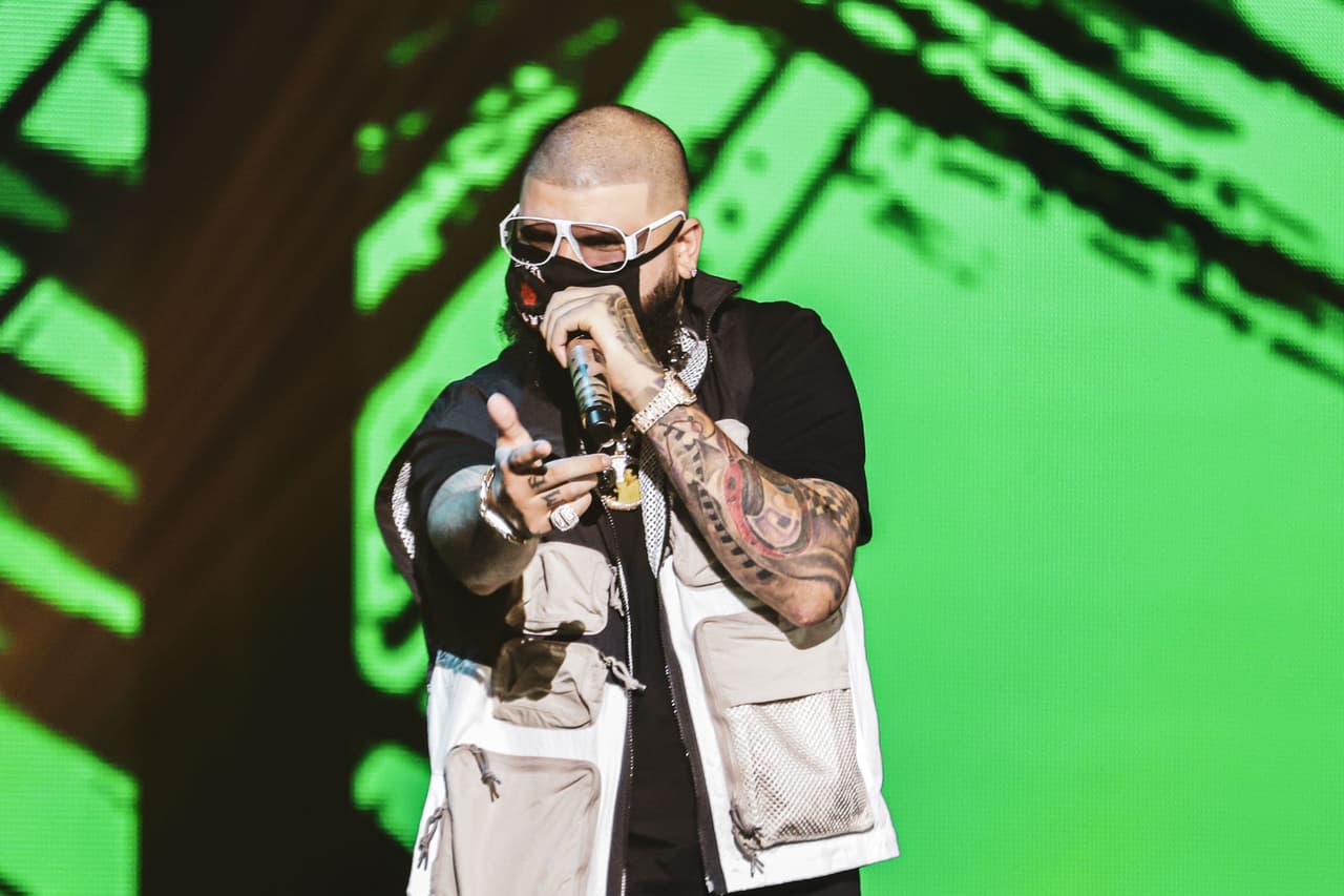El puertorriqueño 
<b>Farruko</b> subió al escenario del Seminole Hard Rock Hotel & Casino en Hollywood, Florida, para preparar su participación en el gran número de apertura del show.