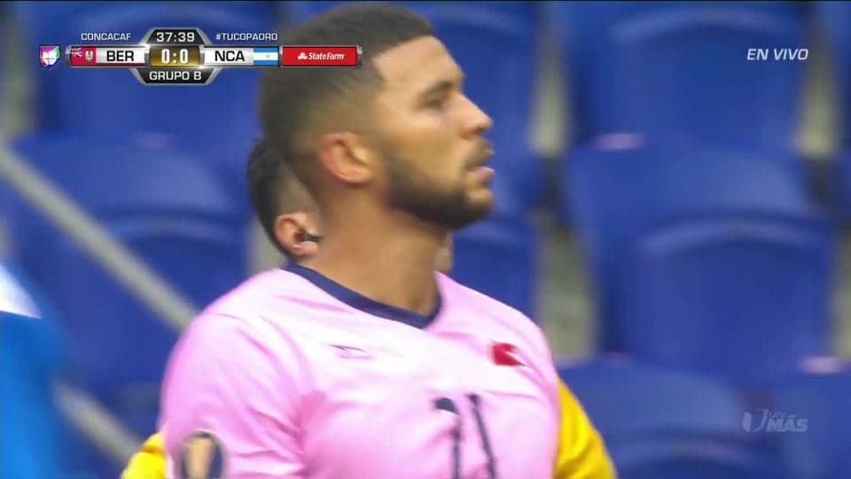 Tiro desviado de Nahki Wells