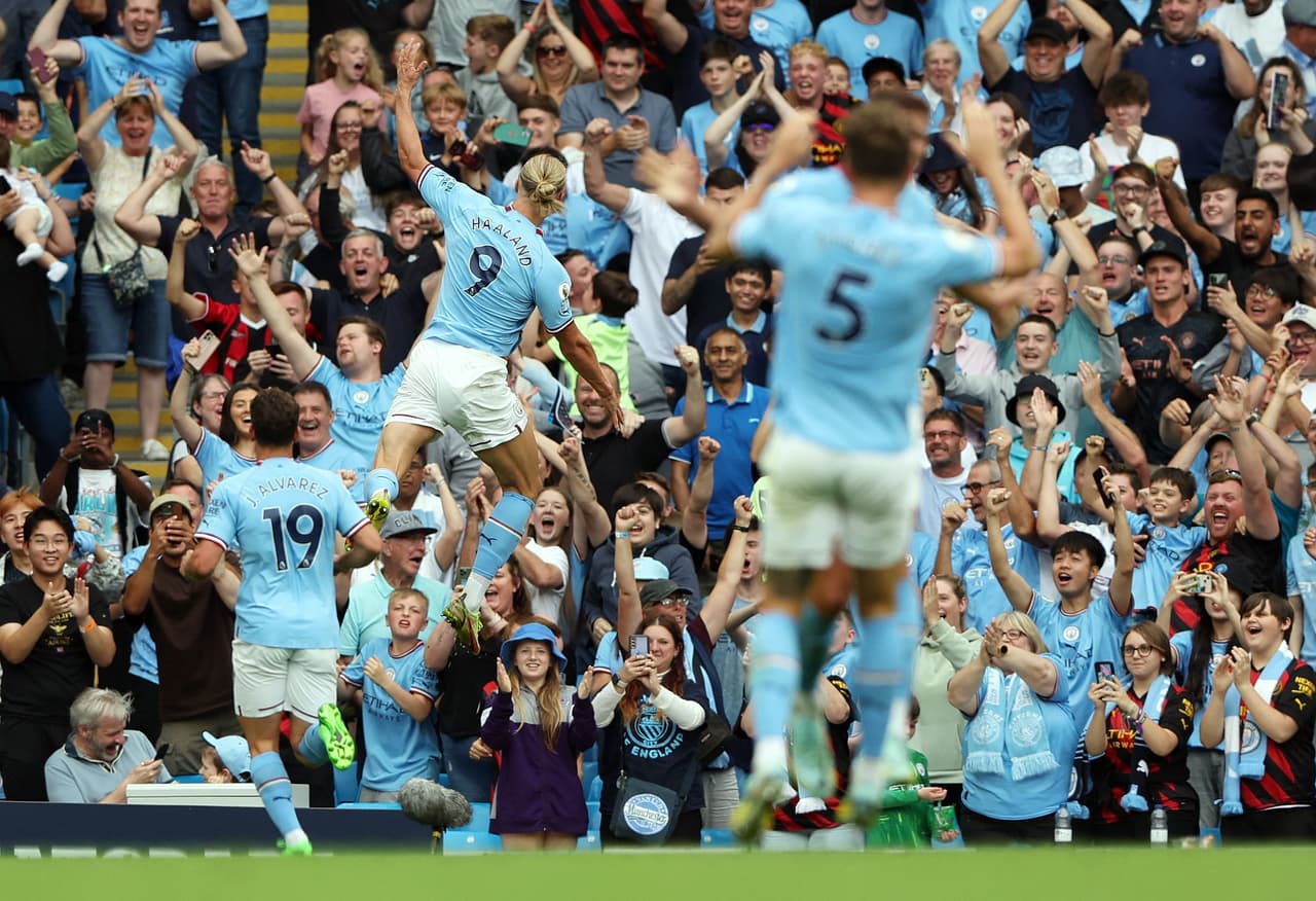 Manchester City remontó un 0-2 para vencer 4-2 al Crystal Palace con un hat-trick de Erling Haaland y gol de Bernardo Silva.