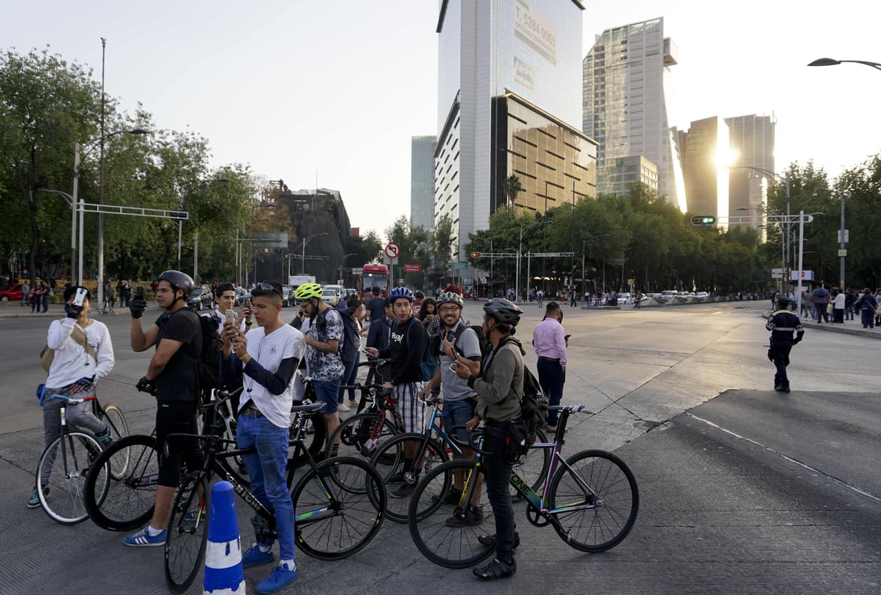 En en la capital del país las edificaciones se estremecieron con intensidad.