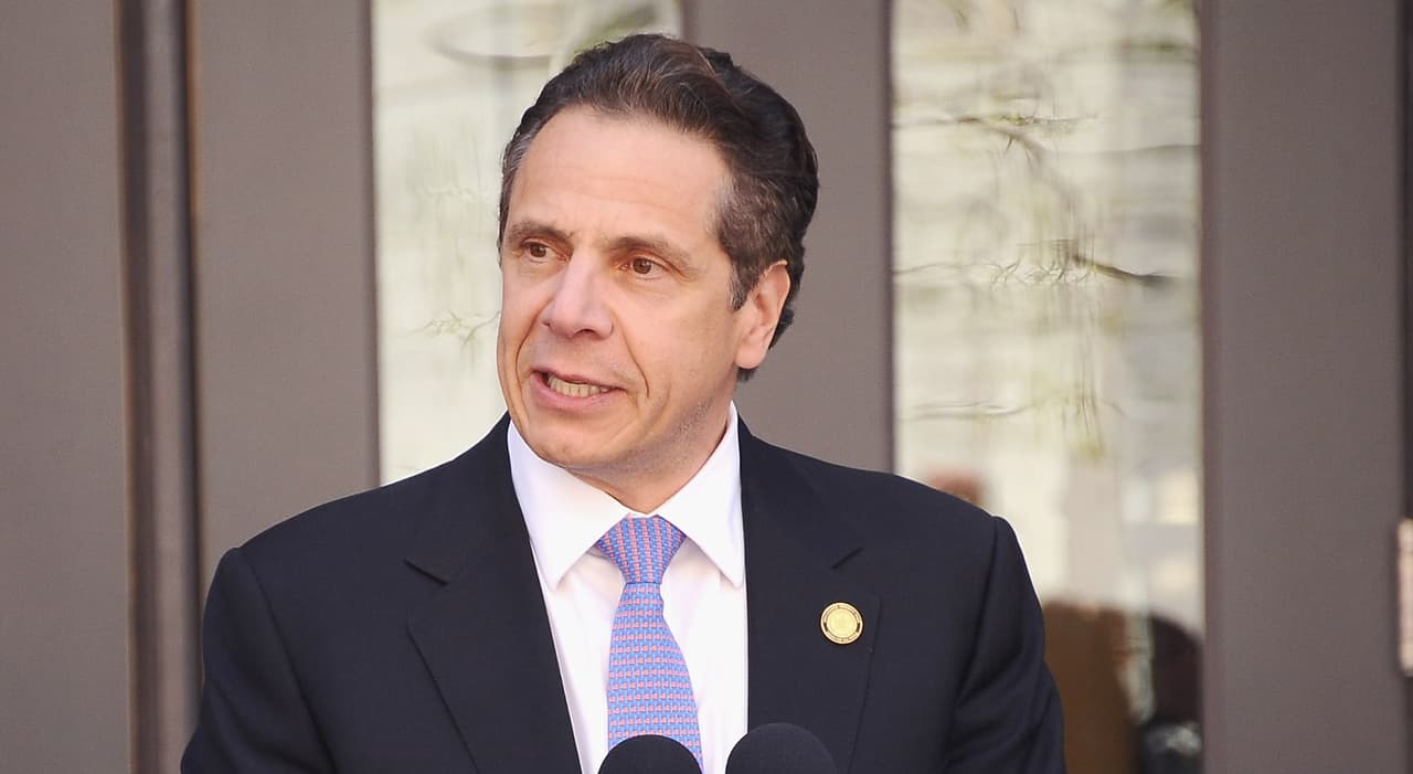El gobernador Cuomo fue alabado cuando se anunciaron los fondos para vivienda, pero la medida no se ha concretado y los activistas ya no tienen paciencia.