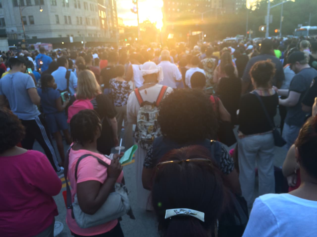 Una vela en Brooklyn: la vigilia por las víctimas y en contra del abuso policíaco 