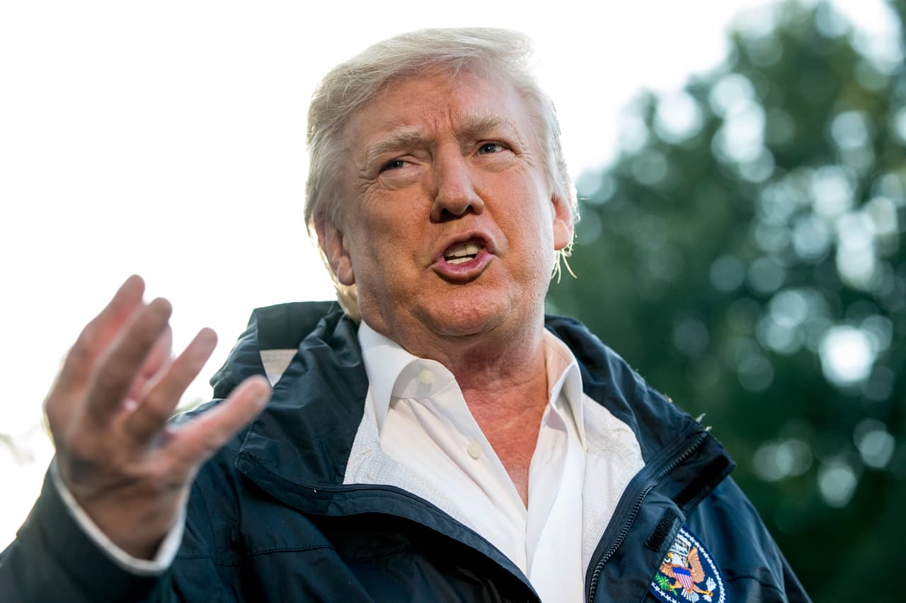 Trump sugiere al Congreso investigar a los medios por supuestas noticias falsas