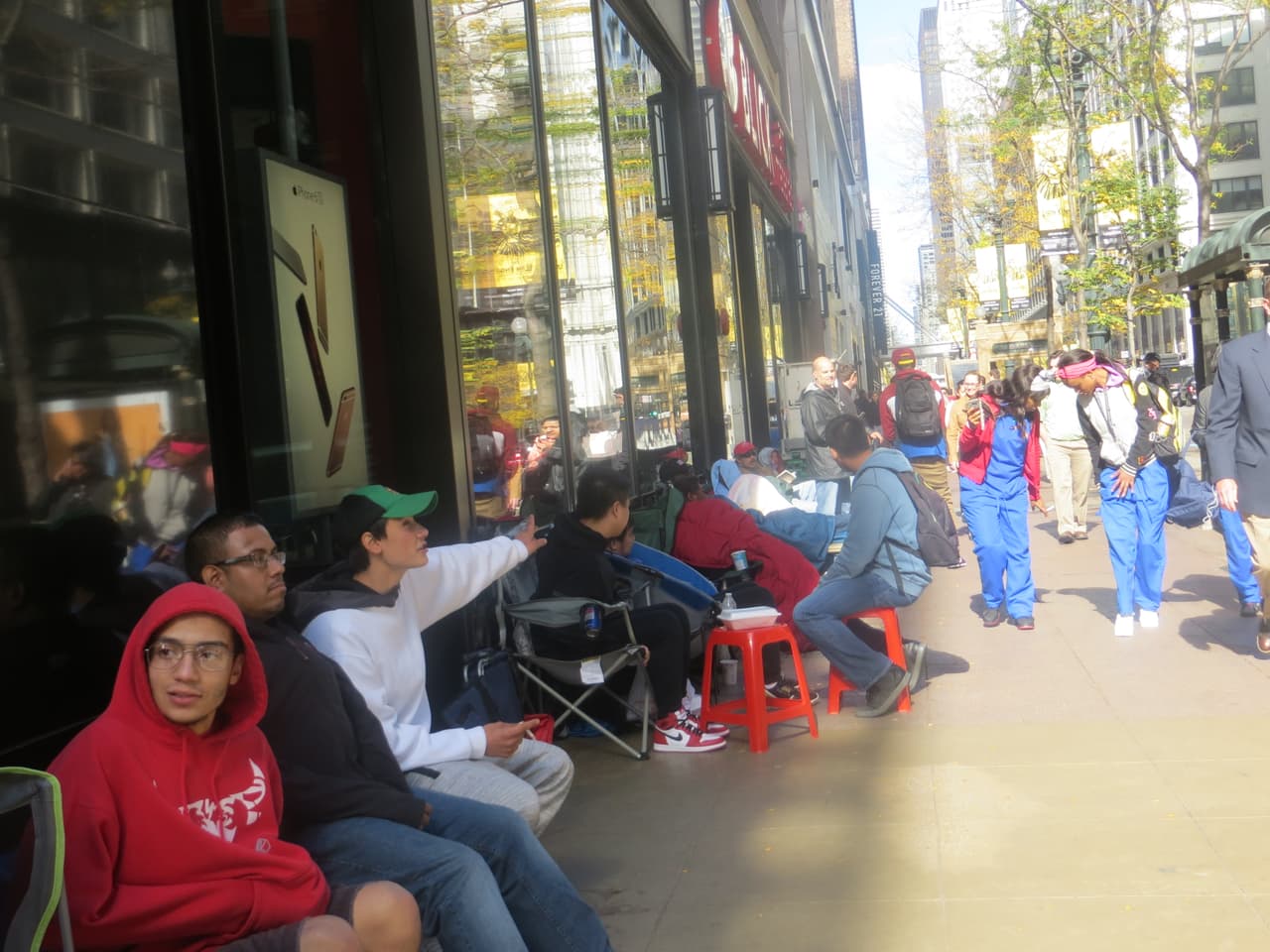 La tienda venderá artículos relacionados con el basketball, ropa deportiva y mercancía para niños.