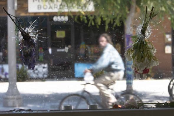 La comunidad de Isla Vista trata de volver a la normalidad, tras el caótico fin de semana.
