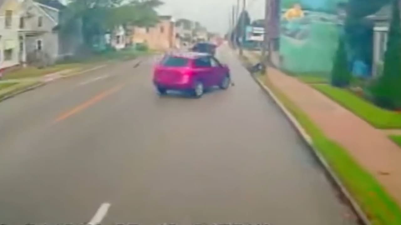 Impactante choque de una camioneta con un autobús escolar deja 11 heridos: todo quedó en video