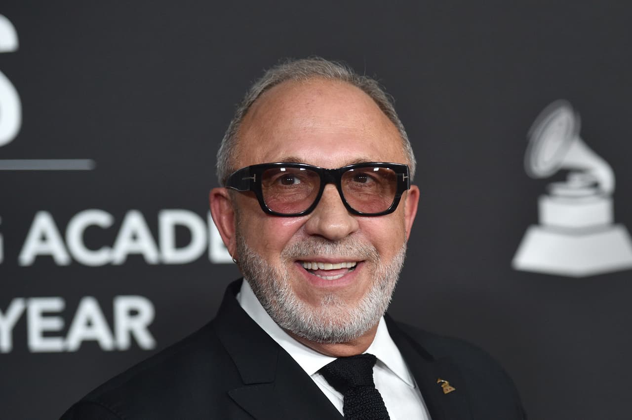 Emilio Estefan, el reconocido productor cubano y primer galardonado en la historia de los Latin GRAMMY con el premio de Persona del Año, aseguró que Juanes no solo es un artista de gran nivel "porque combinó el rock con muchos otros sonidos", tambie´n es "una magnífica persona. Tiene todo para que lo querámos".