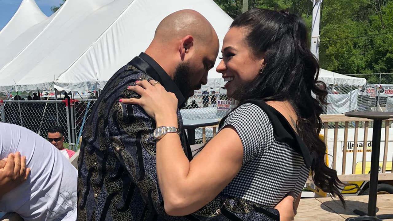 Mientras que El Pelón no quería dejar de bailar.