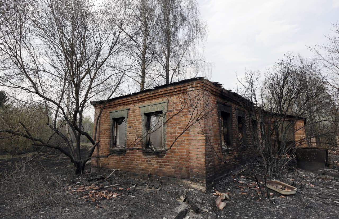 Después del accidente se definió la llamada "zona de exclusión", el área más contaminada: 30 kilómetros alrededor de la central nuclear. Actualmente sigue prohibido el paso al lugar.