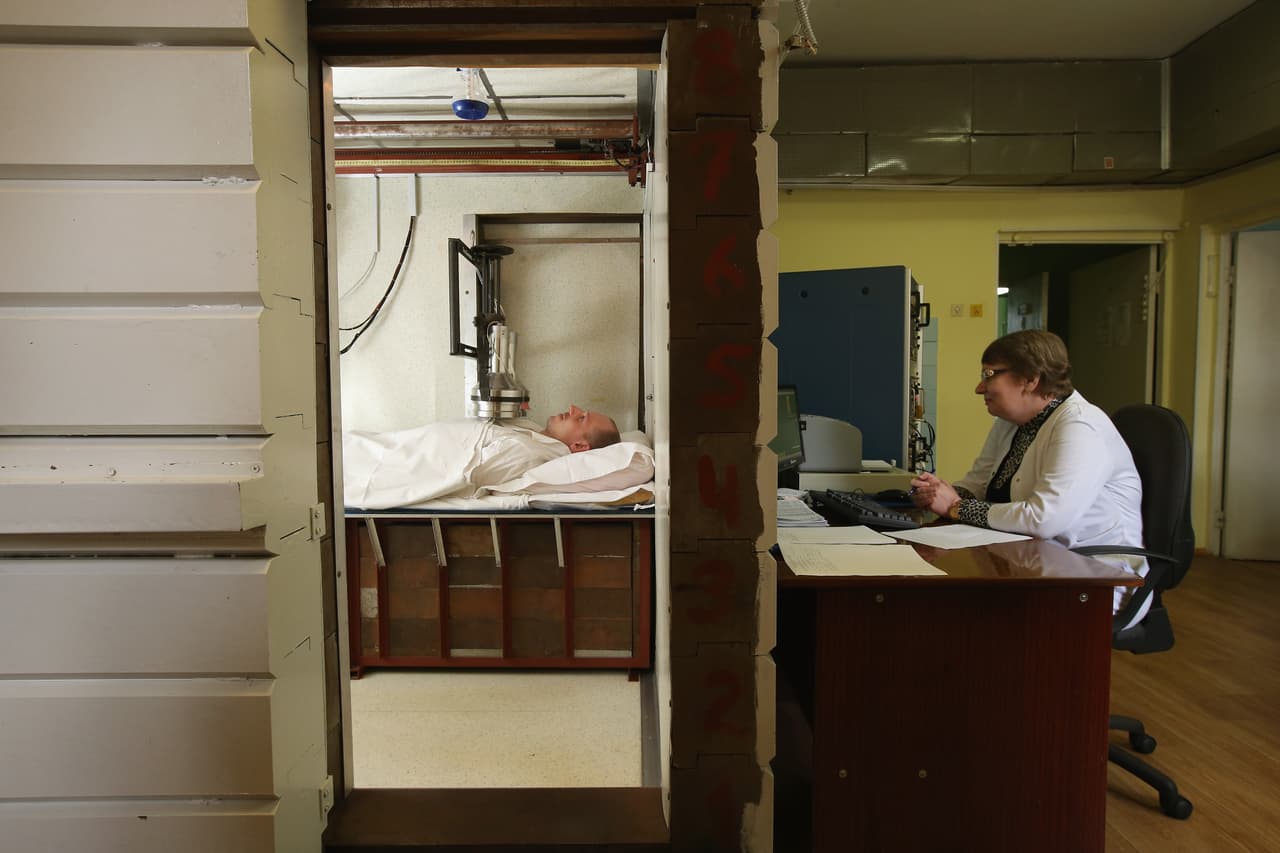 En marzo de 2016 el parlamento ucraniano aprobó una ley que devolvía a los "liquidadores" los beneficios que les habían quitado en 2011, pero fue vetada por el presidente Petró Poroshenko, alegando que significaría un gasto imposible de asumir.