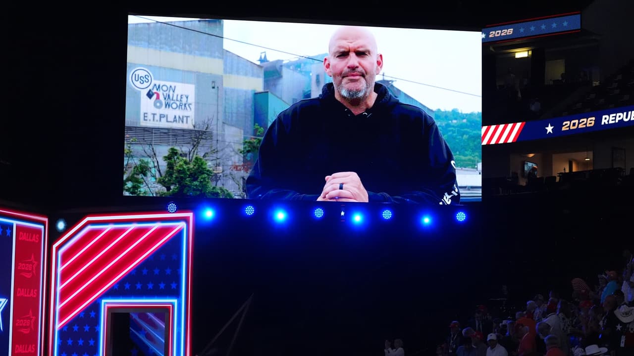 John Fetterman elogia a Trump durante la Convención Republicana.