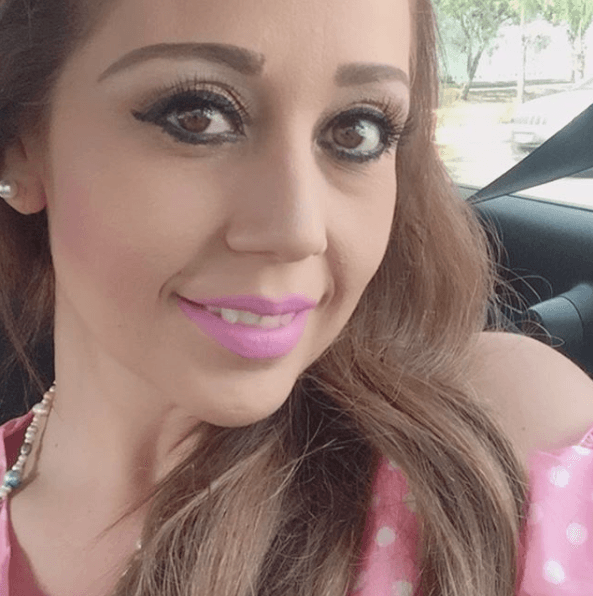 Pero en 2011 Alejandra tuvo la oportunidad de participar en La Voz México, donde fue parte del equipo de Espinoza Paz. En este reality Alejandra obtuvo el segundo lugar.