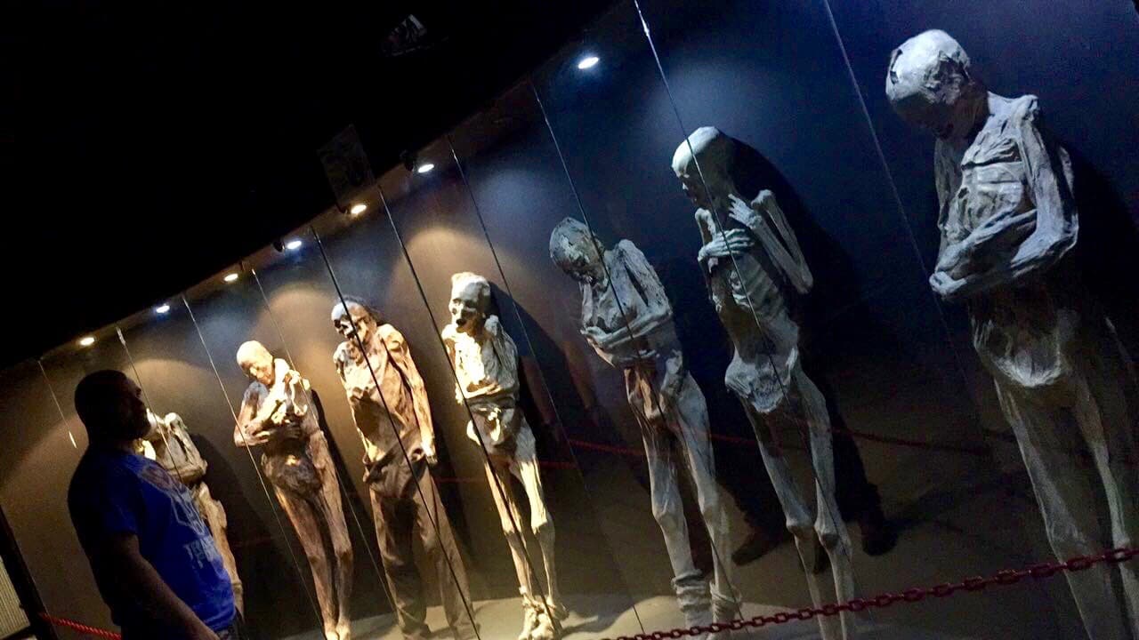 A diferencia de otros lugares, el proceso de momificación ocurrió de forma natural por las condiciones del clima y la tierra.