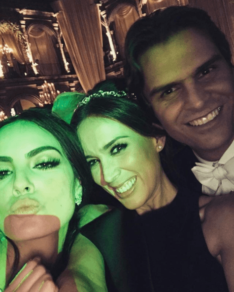 El 1 de abril de 2017, Ximena Navarrete y Juan Carlos Vadallares se casaron y Jacqueline estuvo presente en la celebración. Fue con la publicación de esta imagen que la conductora celebró el enlace matrimonial de la ex Miss Universo.