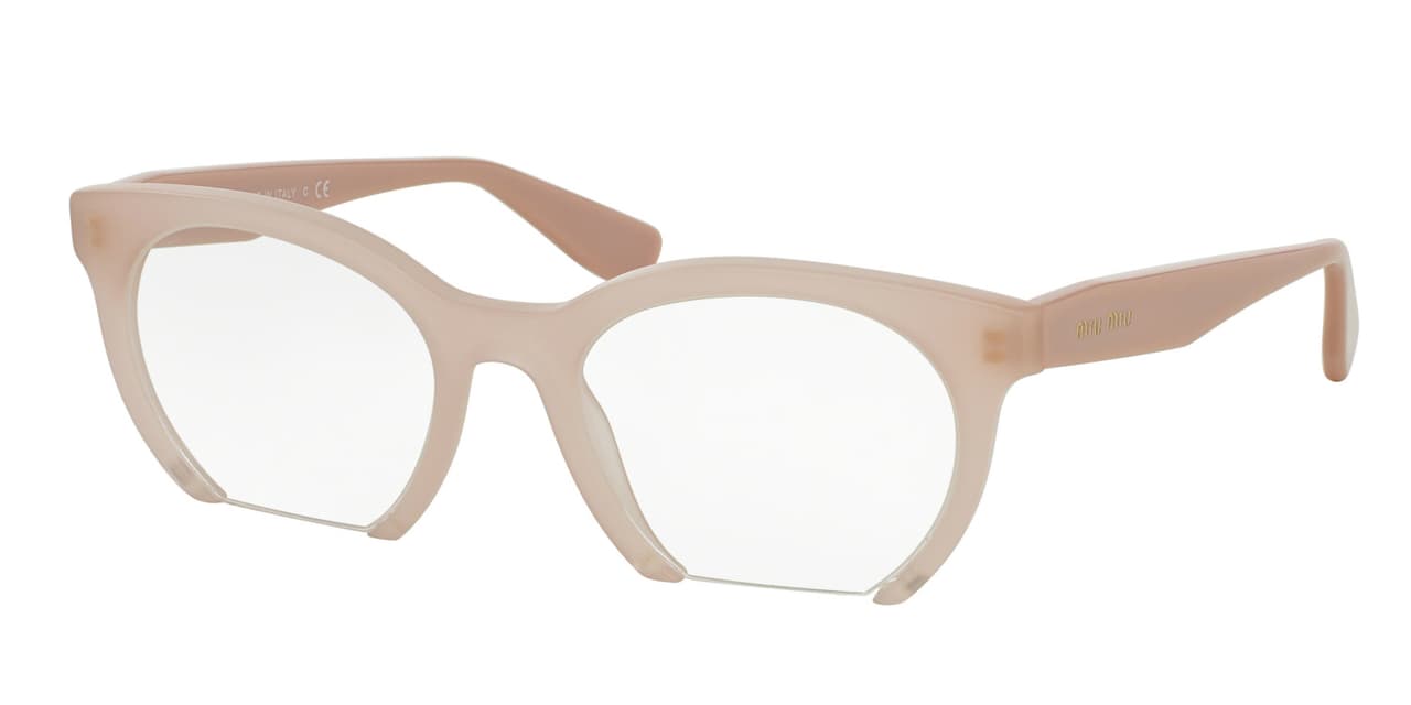 4. Haz match El tono de tu piel es súper importante para elegir tu par de lentes. Bronceada. Aléjate de los pasteles, el blanco y el negro. Los más favorecedores, son: estampado tipo tortuga en tono claro, marrones, dorados, miel, beige u olivo. Pálida. Busca tonos metálicos, estampados tipo tortuga oscuros, rosas, morados, azules, malvas y grises.