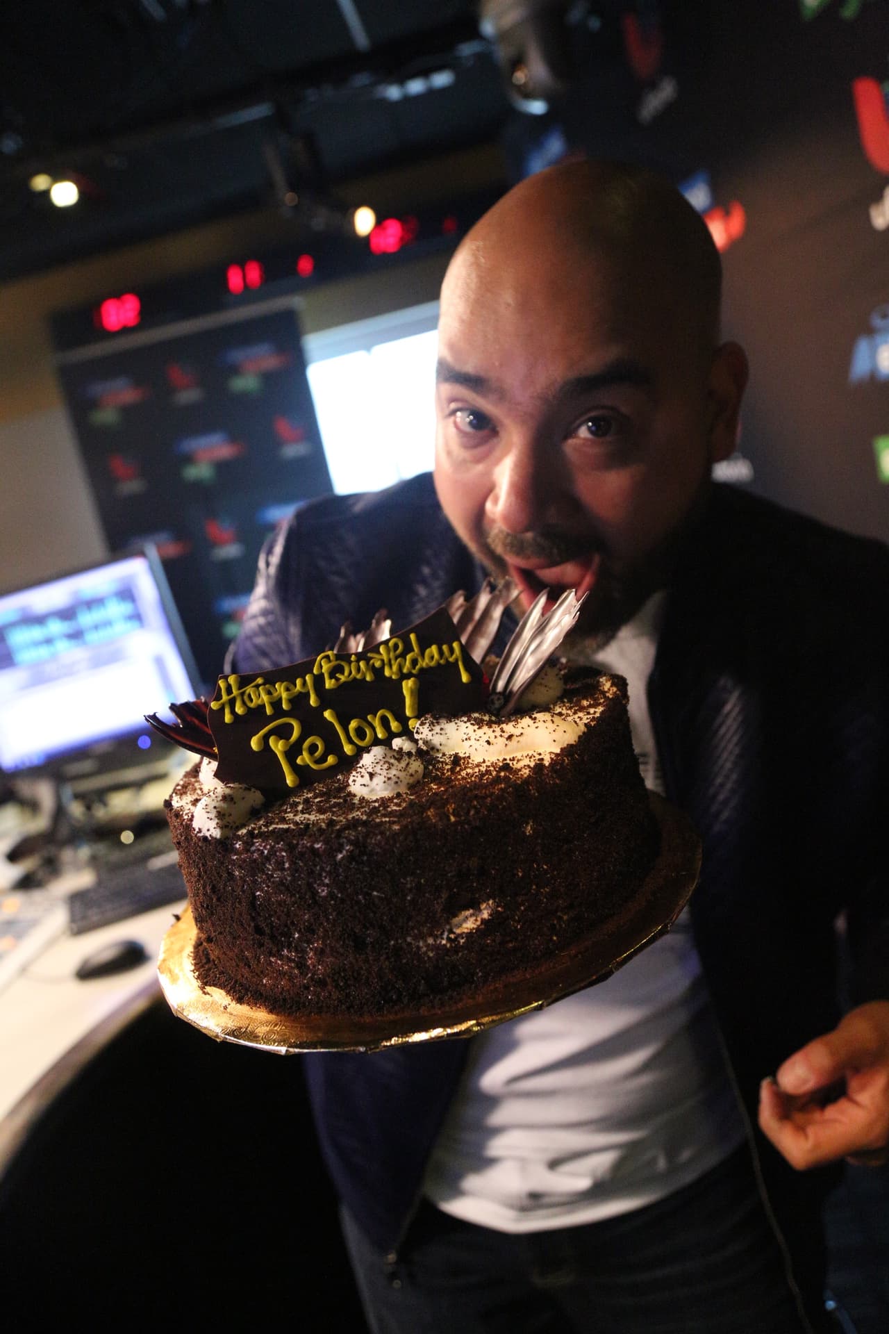 <a href="https://www.facebook.com/RaulElPelon/">Raúl Molinar 'El Pelón'</a> casi se come solo todo el pastel.