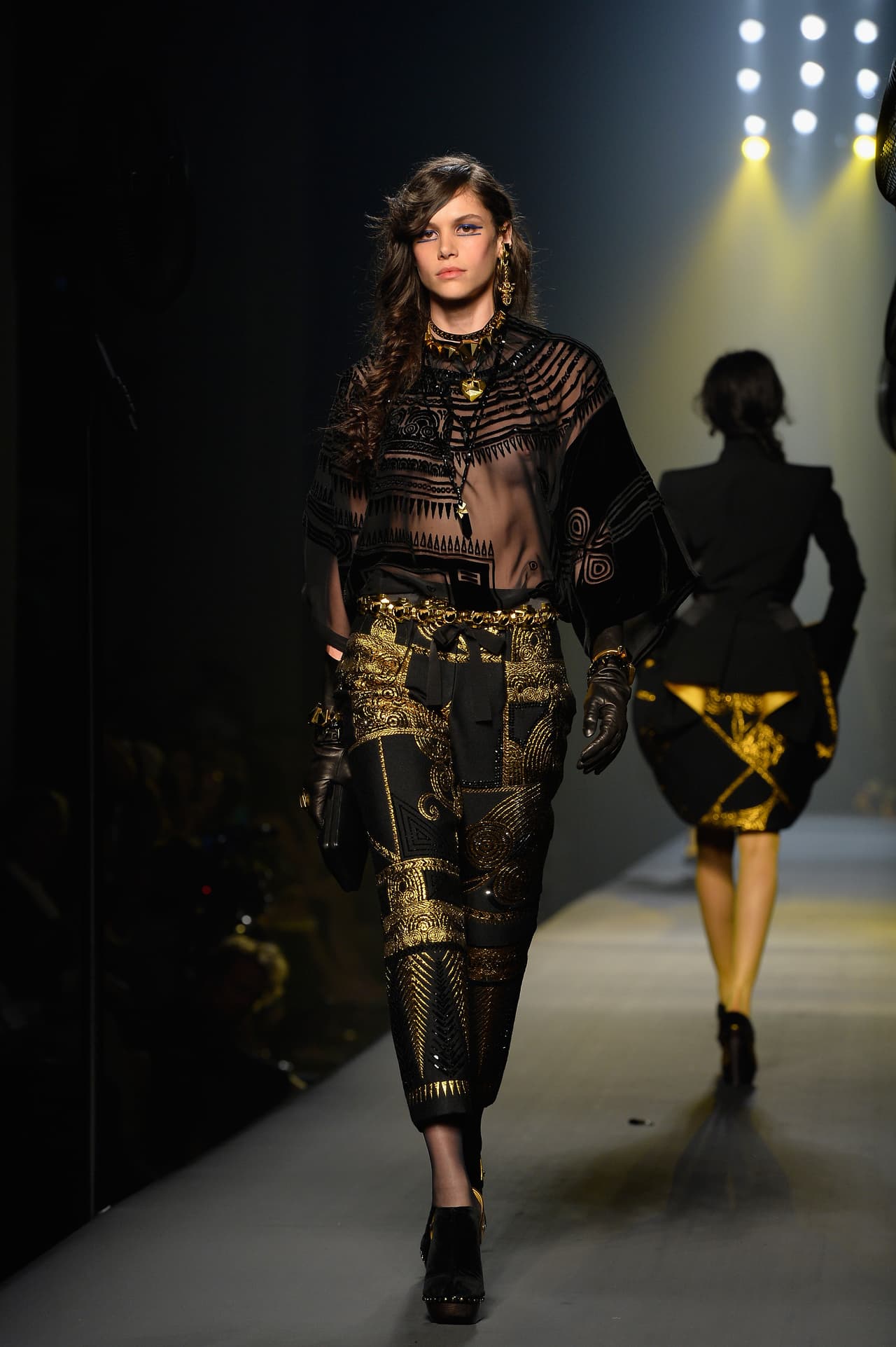 En esta ocasión, Gaultier rindió homenaje a la Gran Bretaña afrancesada.