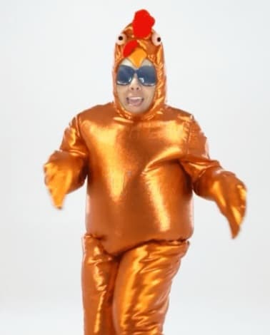 Olga Tañón decidió celebrar de una divertida manera. La ganadora del Latin GRAMMY hizo un montaje en el que aparece vestida de pavo bailando y cantando.