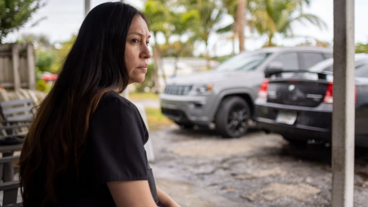 Ni vendiendo su casa puede pagar multa de $165,000 por estacionarse en su césped