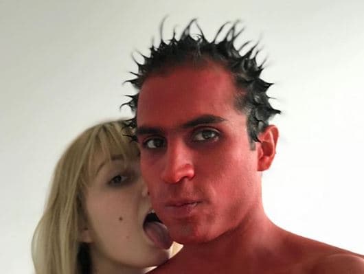 Cuando el actor fue cuestionado por cómo fue su recibimiento al interior del centro penitenciario, él afirmó: "De todo, de todo. Sí había gente que quería provocar terror, intimidación, pero otros que no. Otros nada más se mantenían al margen. Obviamente sí entras en un estado de alerta [...]".