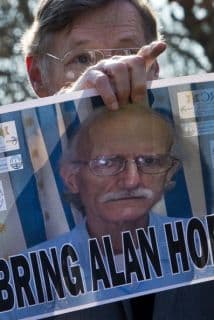 Familiares piden la liberación del estadounidense Alan Gross, quien está encarcelado en Cuba desde 2009.