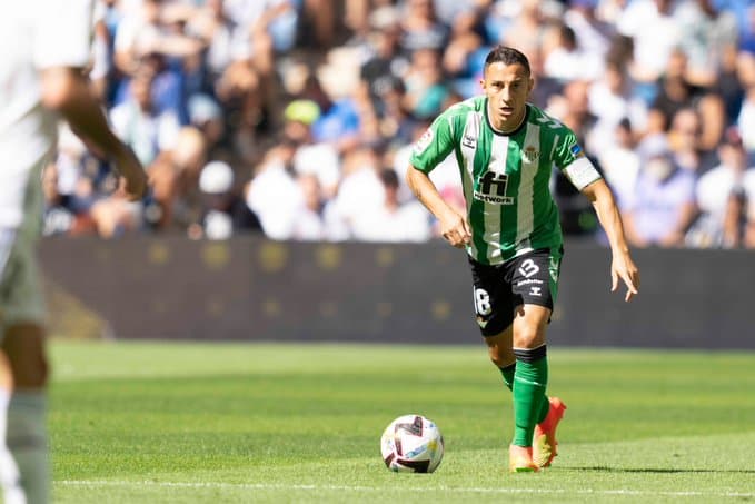 Andrés Guardado, titular y capitán con el Betis ante Real Madrid