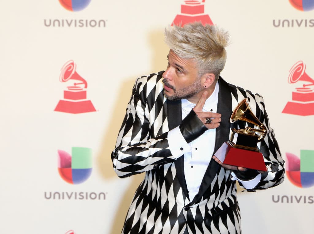 En 2018 recibió su primer Latin GRAMMY. Curiosamente no fue por ninguna canción; ganó en la categoría Video Musical Versión Larga por el documental de HBO 'En Letra De Otro', que protagonizó.