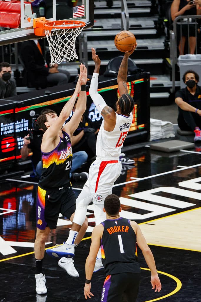 La canasta de último segundo de Deandre Ayton le da la victoria a los Pheonix Suns 103-104 sobre Los Angeles Clippers.