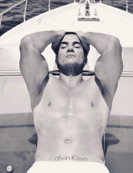 Fue en 2017 cuando los escándalos llegaron de nuevo a la vida de la pareja, pues en redes sociales circuló una imagen del actor desnudo.