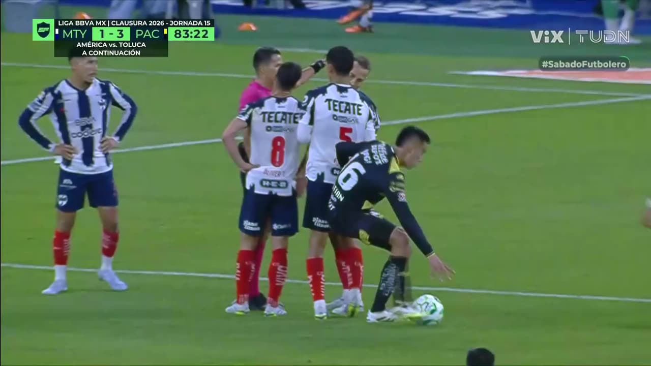 ¡Madrugaron a Rayados! Los Tuzos ponen el tercero con un insólito gol