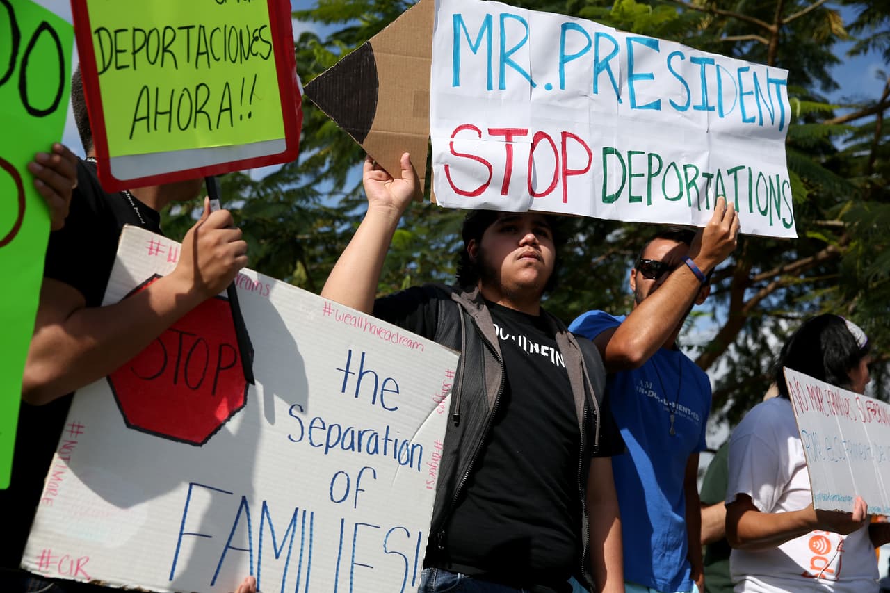 Proyecto de ley busca 'marcar' licencias de conducir de inmigrantes en Florida