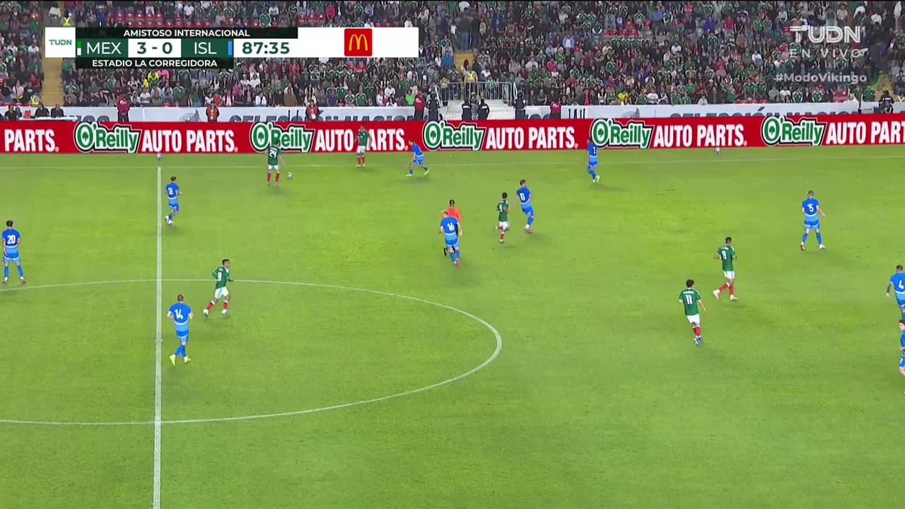 ¡TIRO ATAJADO! disparo por Guillermo Martínez.