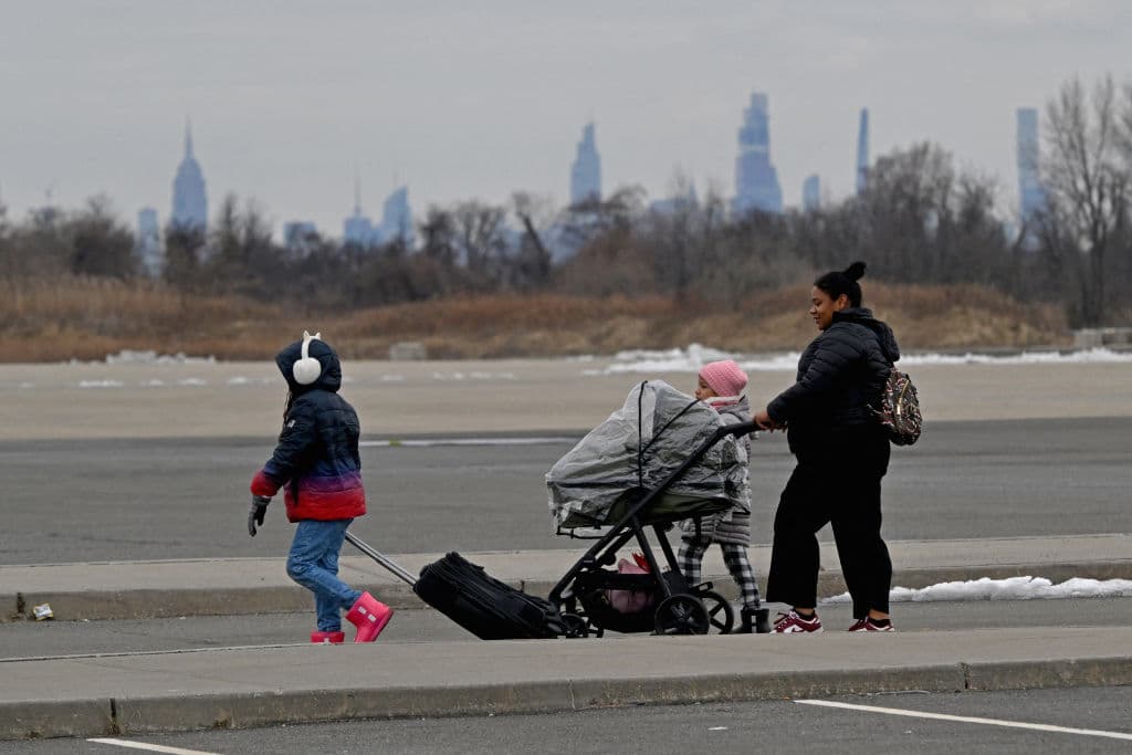 El contrato de arrendamiento actual permite que tanto la ciudad como el gobierno federal terminen el acuerdo con un aviso de 90 días.