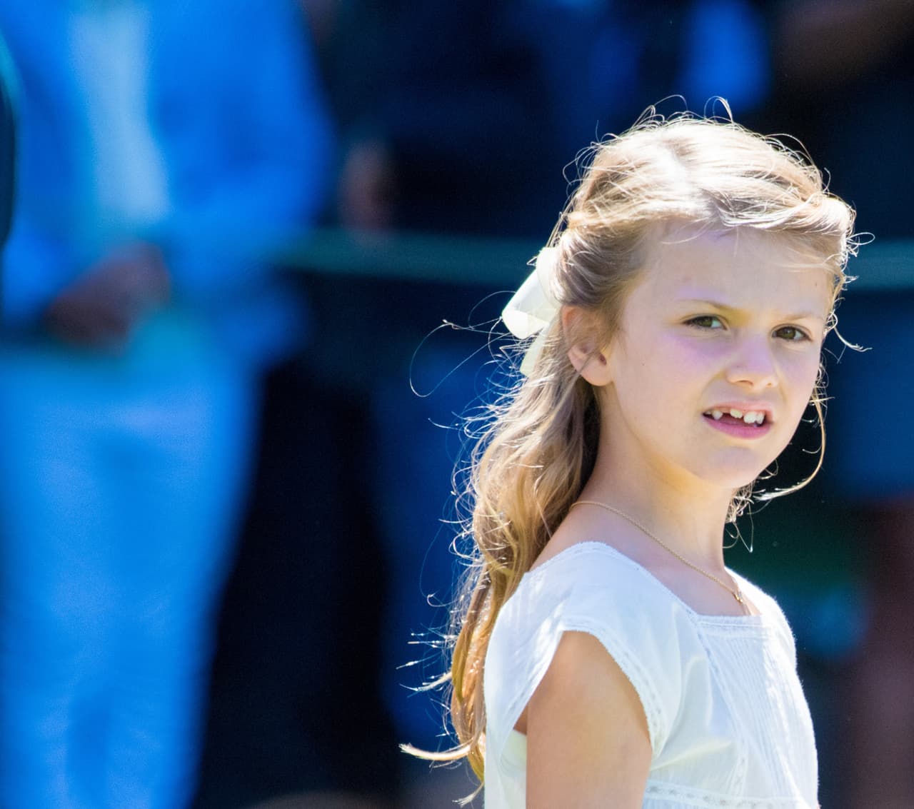 De acuerdo con el medio de noticias sueco 
<b><a href="https://www.aftonbladet.se/nyheter/a/awdd0A/prinsessan-estelle-7-skadad-i-skidbacken-i-alperna">Aftonbladet</a></b> y el periódico británico 
<b><a href="https://www.dailymail.co.uk/femail/article-7848055/Swedish-Princess-Estelle-7-breaks-leg-Alps-skiing-holiday.html">Daily Mail</a></b>, la niña de siete años se fracturó la extremidad en un accidente el 2 de enero, mientras su familia celebraba el Año Nuevo.
<br>