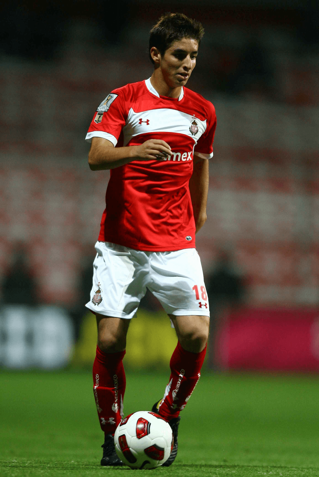 Solo habían debutado 5 jugadores de la plantilla actual (25): Oswaldo Alanís, Miguel Ponce, Jesús Molina, Isaac Brizuela y Oribe Peralta.