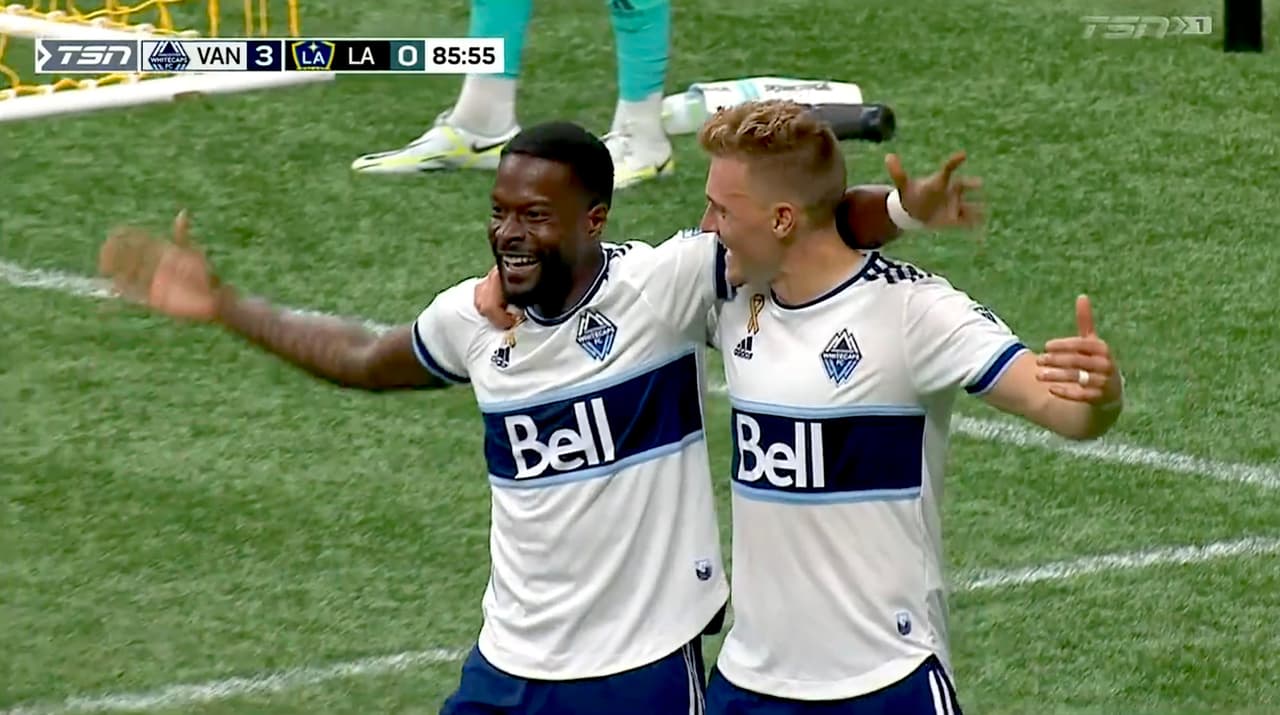 ¡Sublime definición! Tosaint Ricketts define solo frente al portero y marca el 3-0