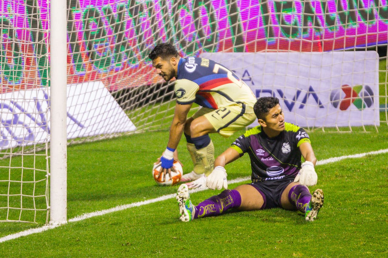 ¡Qué bellezas! Cota y Orbelín estrenan indumentaria personalizada