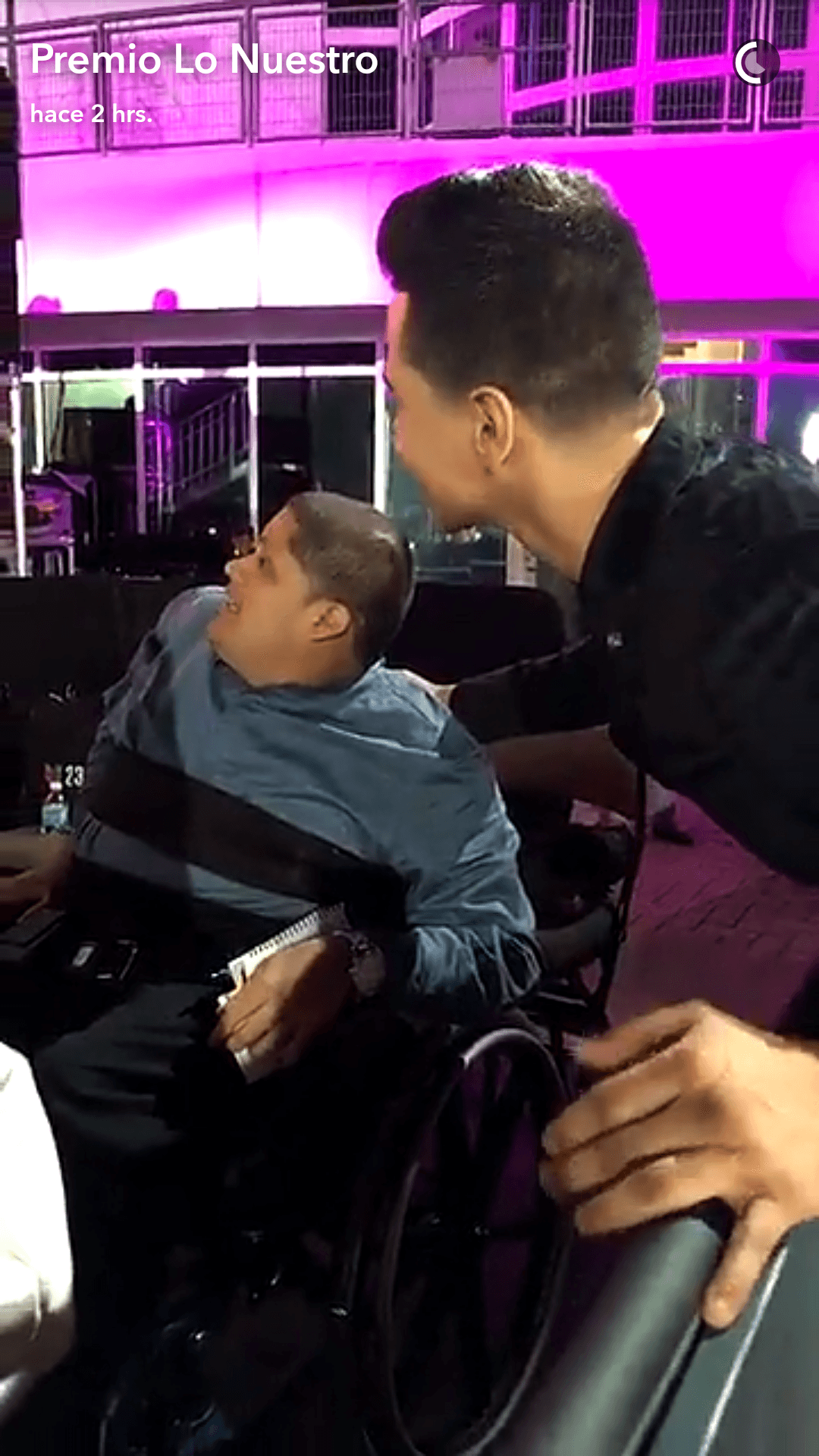 Ante todo el amor por los fans, pura calidez en Luis Coronel.