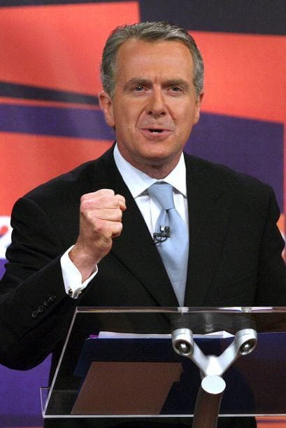 Fue hasta que la niña tenía tres años, cuando la actriz confesó que el papá de Constanza era Santiago Creel, entonces integrante del partido en el poder en México.