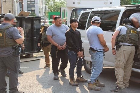 }operativo en construcción deja 17 detenidos.