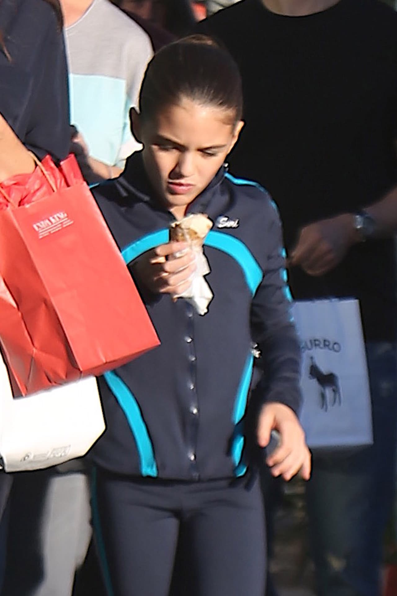 Suri no le podía quitar los ojos de encima.